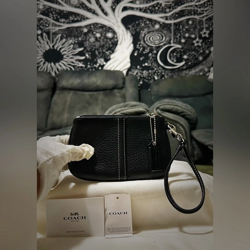 Vintage Y2K Coach clutch wallet Black soft Leather Wristlet with Silver Accents - Picture 5 of 13